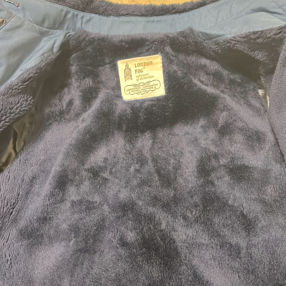 Vintage London Fog Outwesr of Distinction.  Excellent Condition - Picture 5 of 8